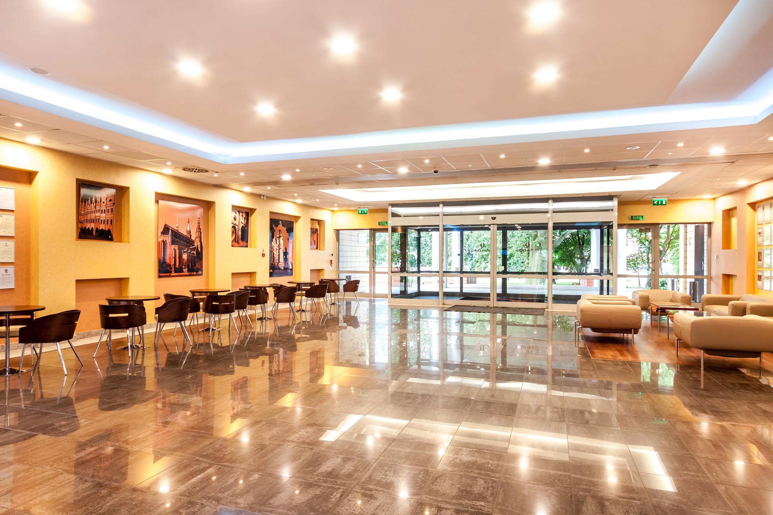 Qubus Hotel Legnica Exterior photo